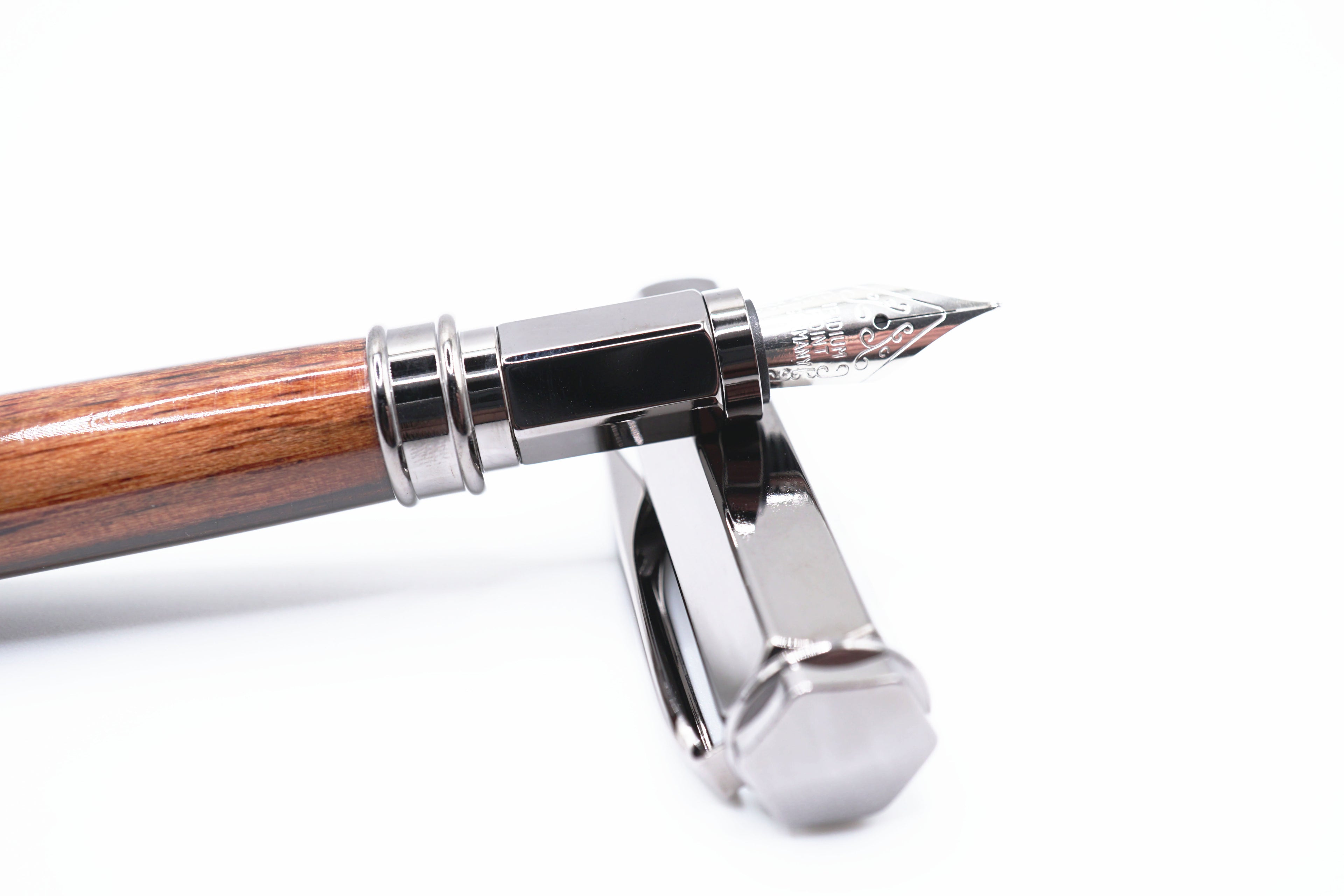 Vertex Fountain Pen - Madagascar Wood