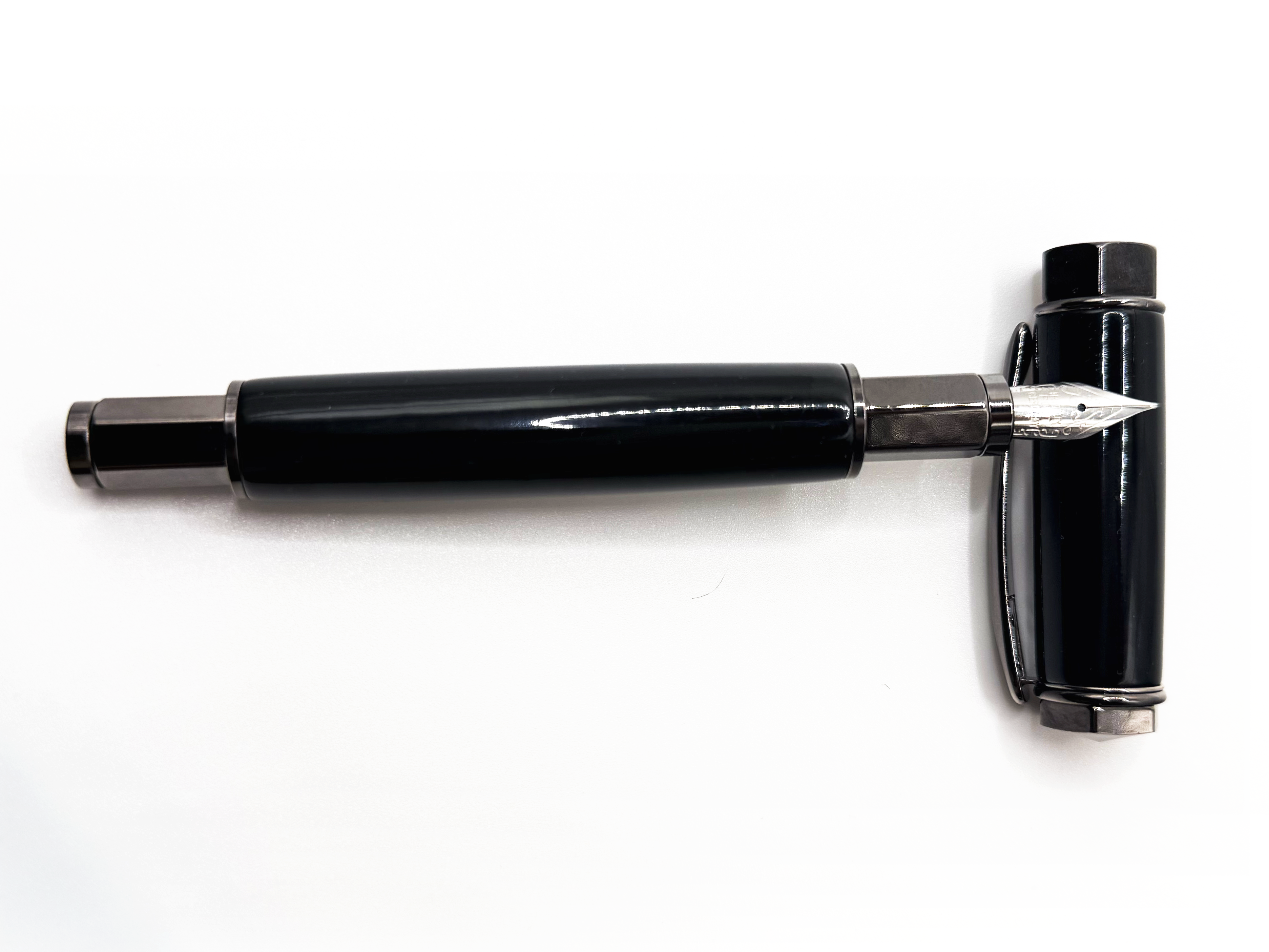 Vertex Supreme Fountain Pen - Ebony, Gunmetal